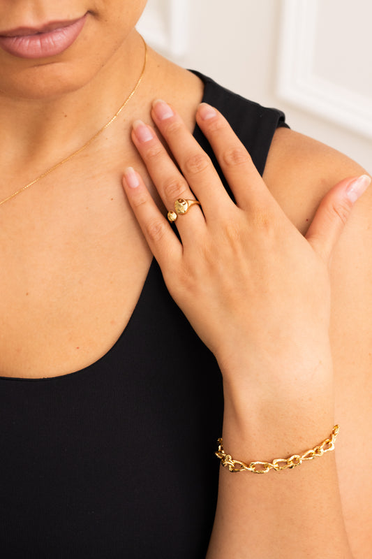 Shakira paperclip bracelet