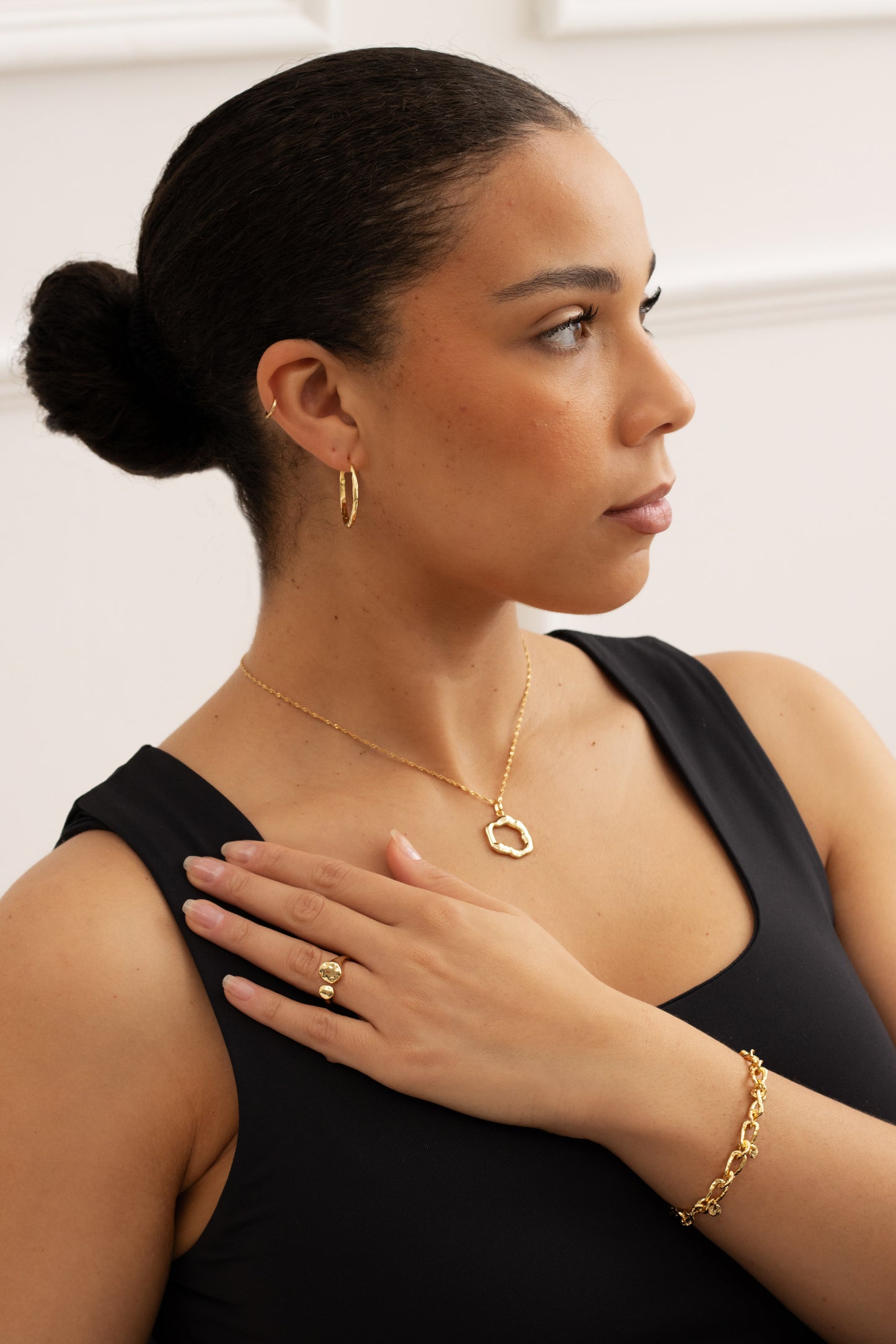 Shakira paperclip bracelet